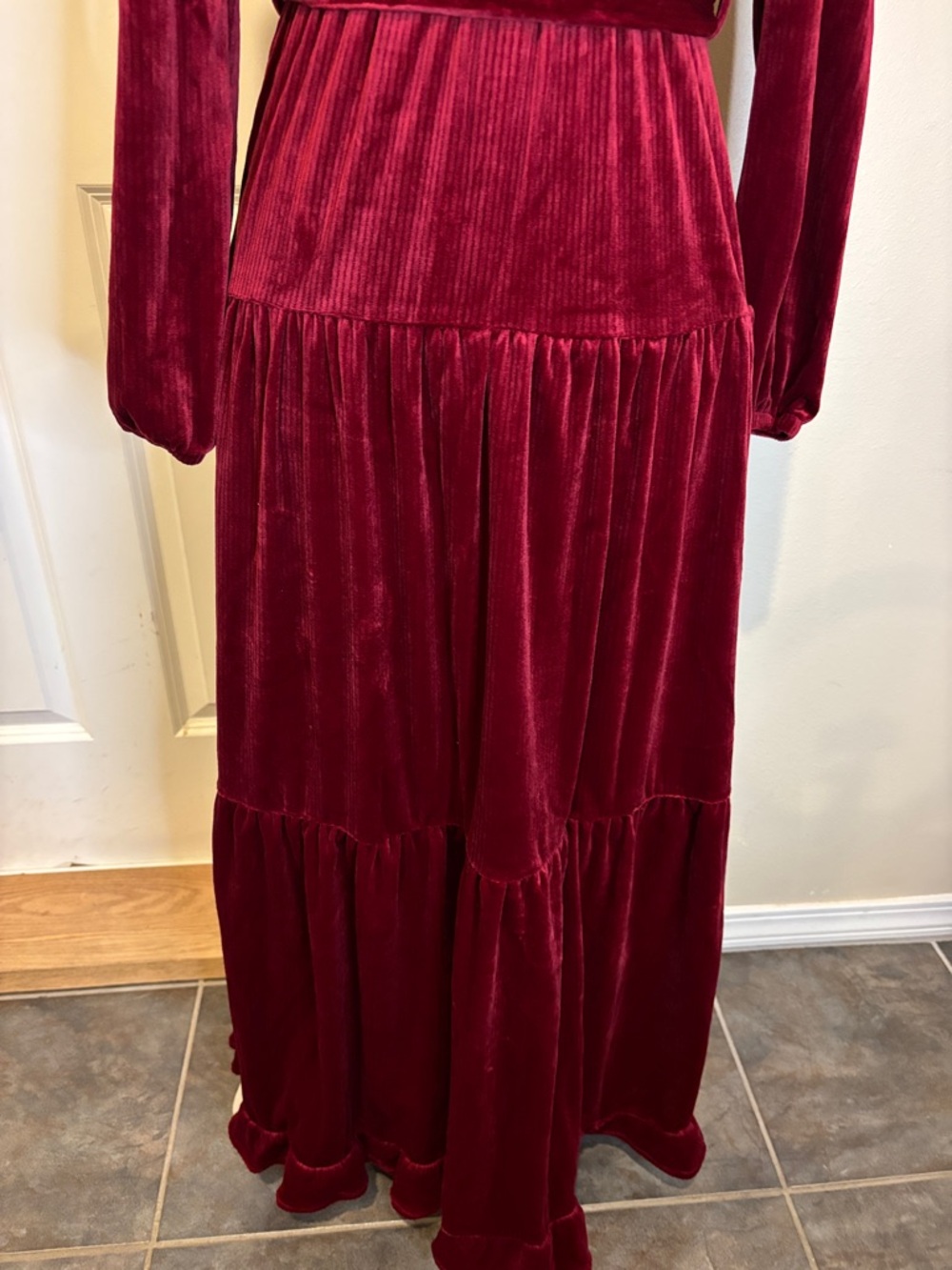 Halara Burgundy Velvet Midi Dress Size XS NWOT Tie Waist Long Sleeve  (A/28) - Picture 4 of 6